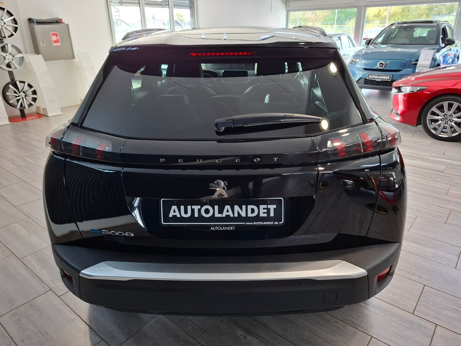 Sort Peugeot e-2008 fra 2023