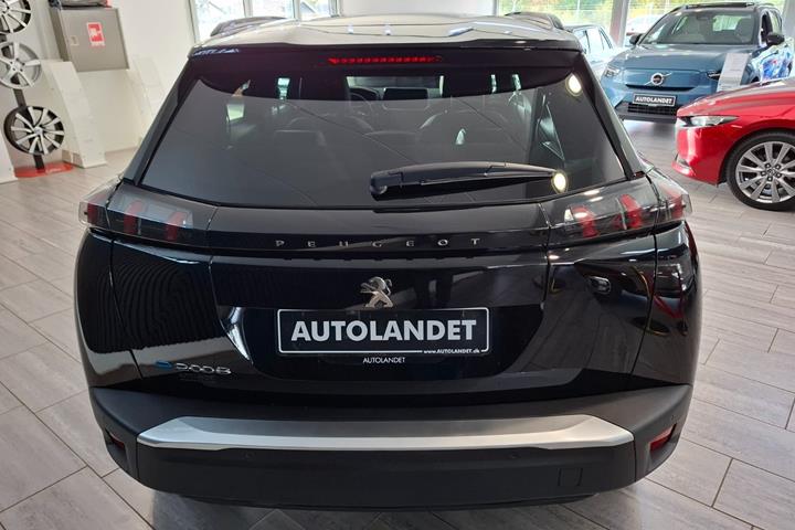 Sort Peugeot e-2008 fra 2023