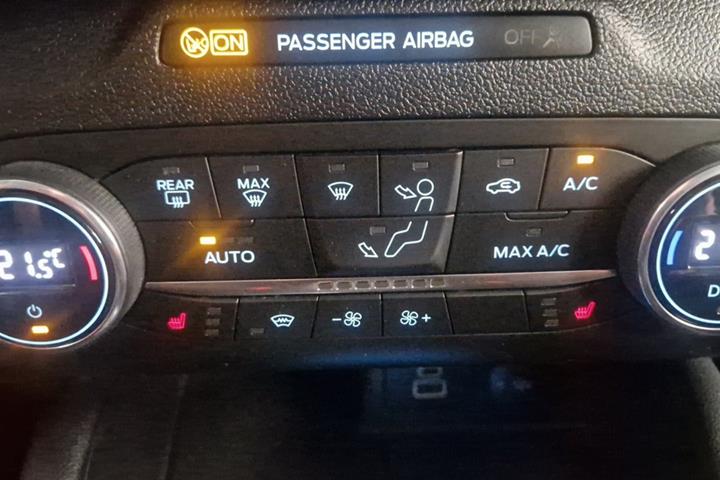 Hvid Ford Kuga fra 2022