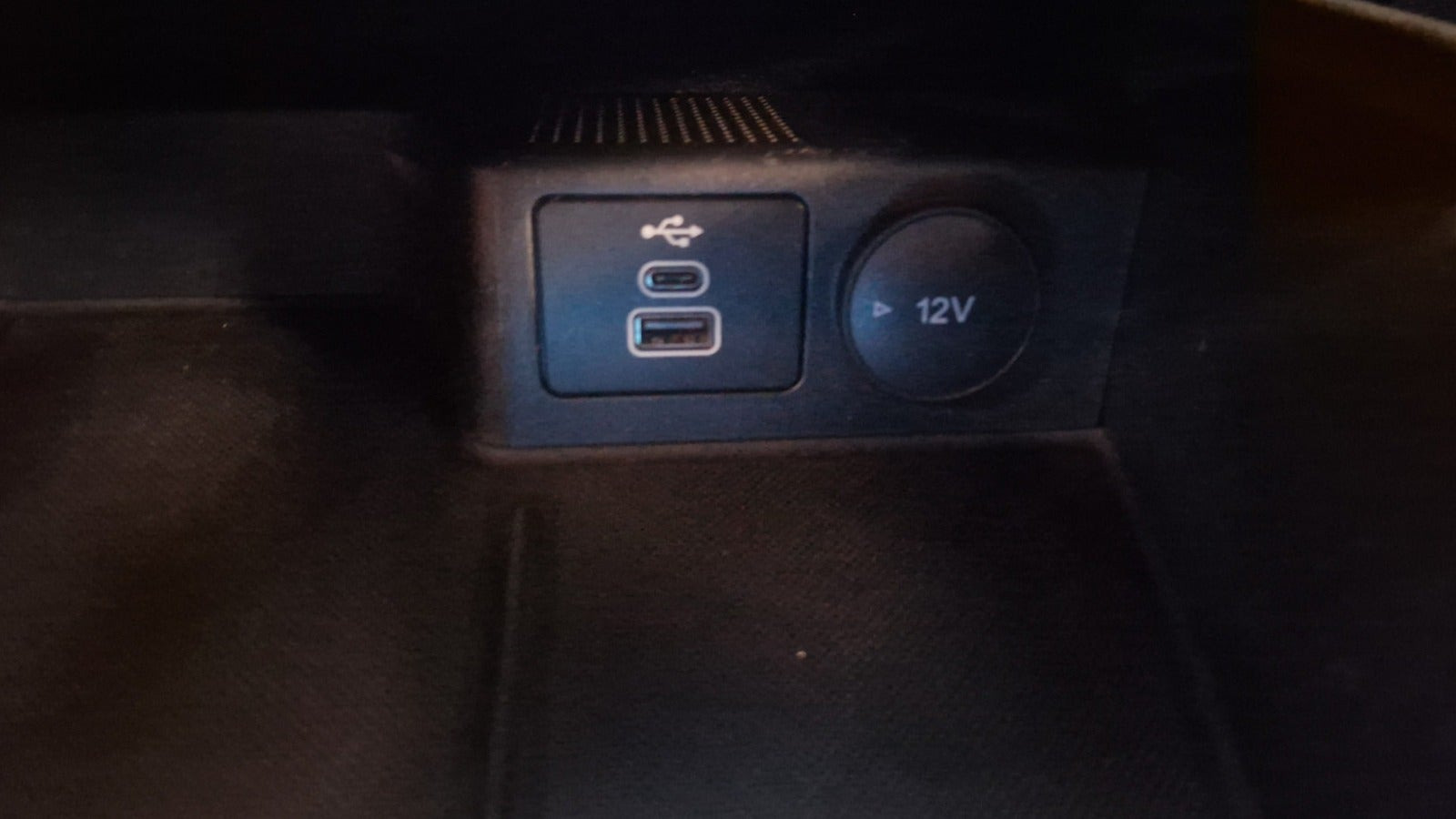 Hvid Ford Kuga fra 2022