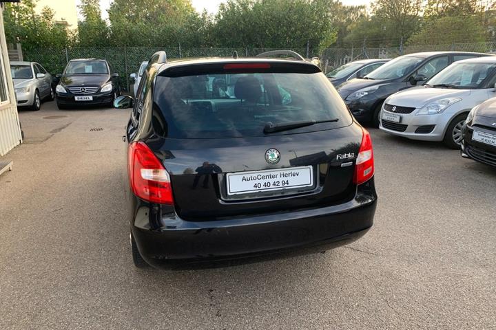 Sort Skoda Fabia fra 2011