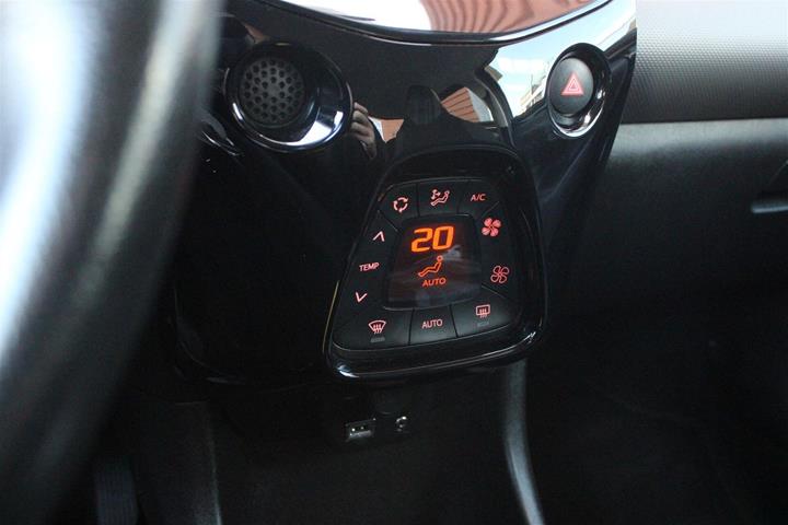 Sort Peugeot 108 fra 2019