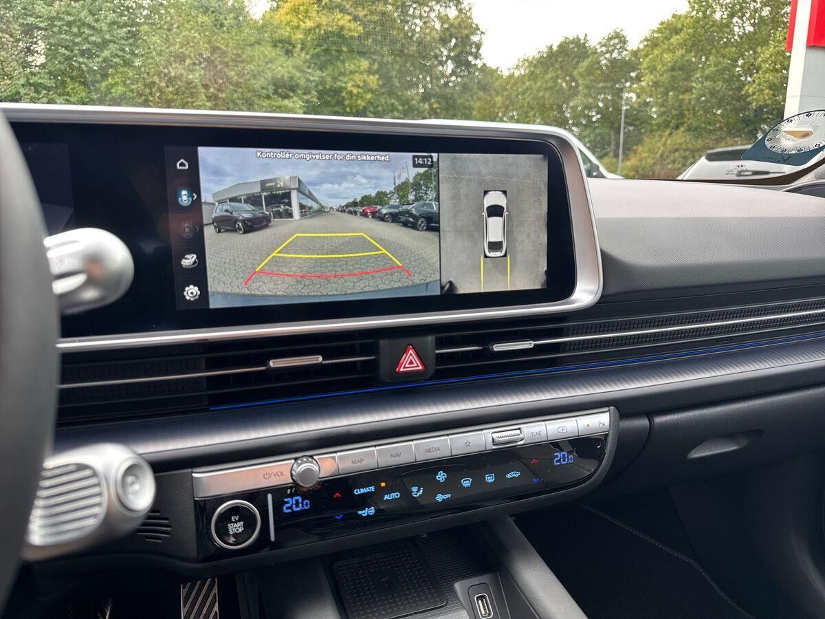 Grå Hyundai Ioniq 6 fra 2025