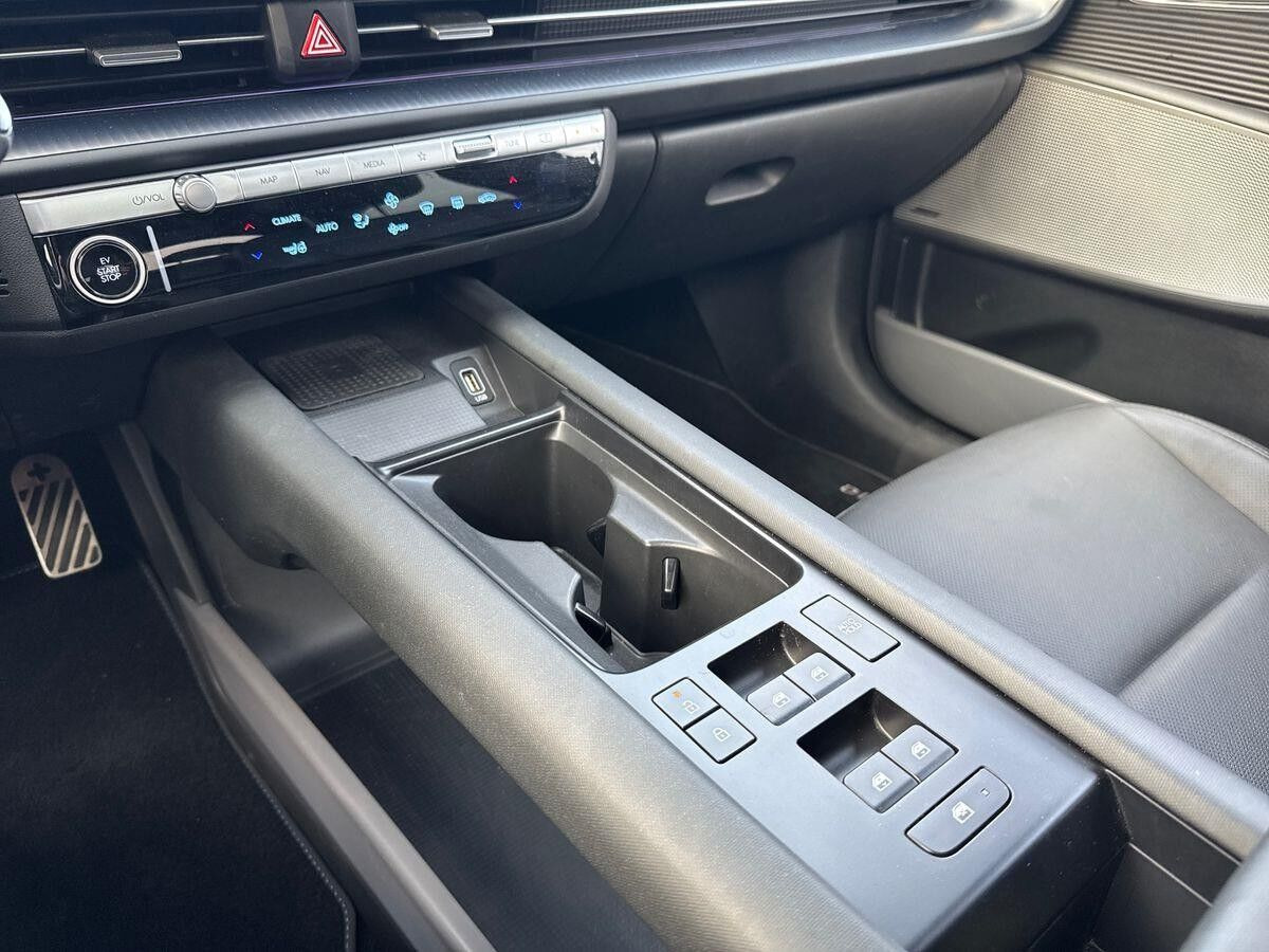 Grøn Hyundai Ioniq 6 fra 2024