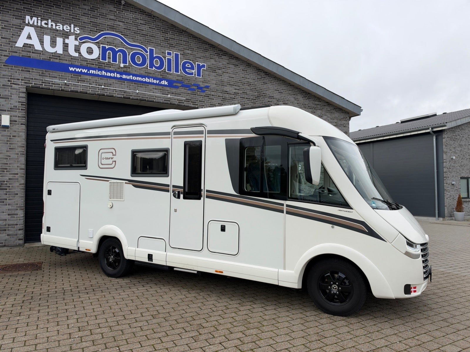 Hvid Mercedes Carthago fra 2022