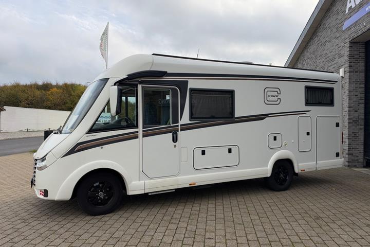 Hvid Mercedes Carthago fra 2022