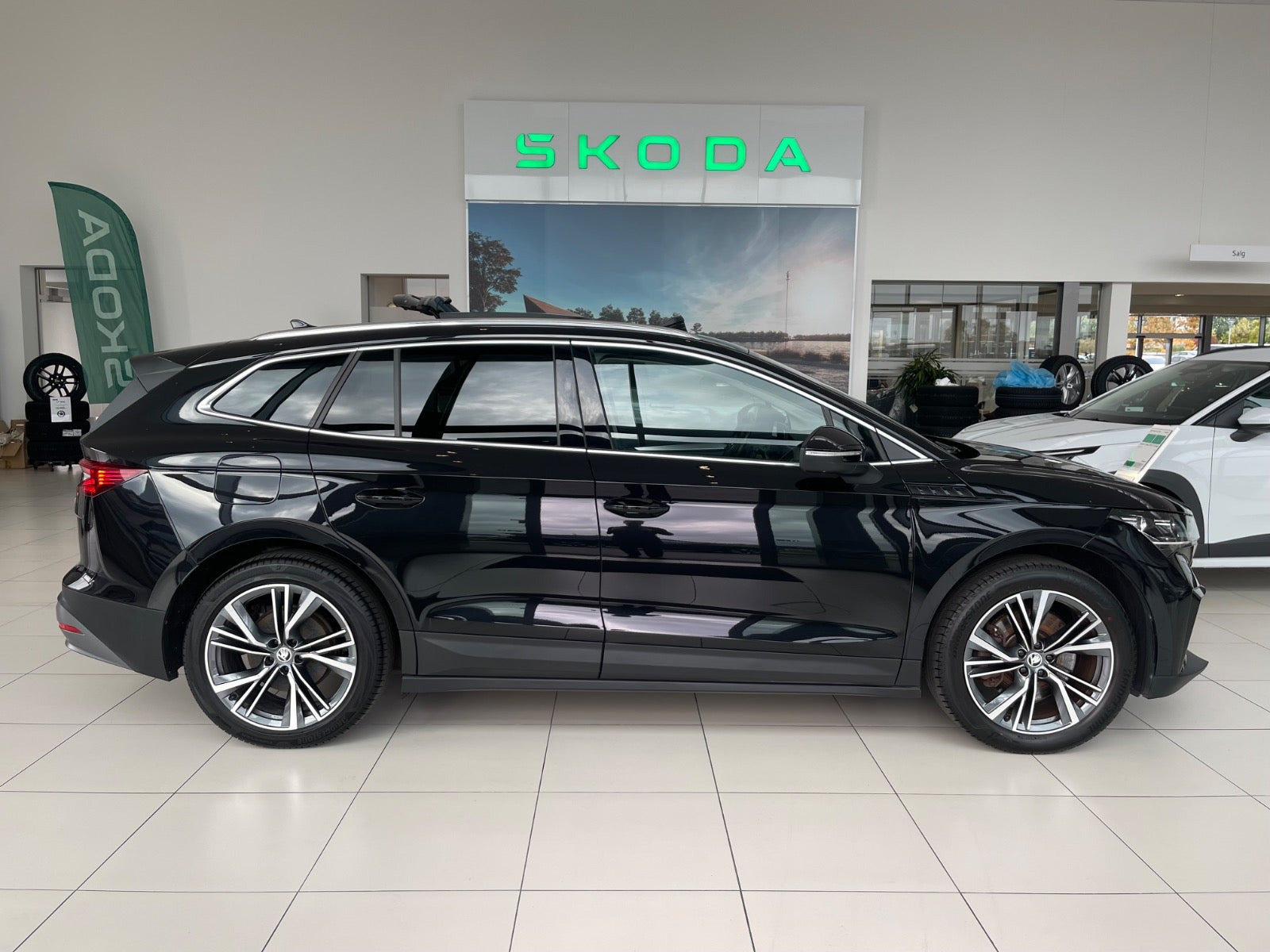 Sort Skoda Enyaq fra 2023
