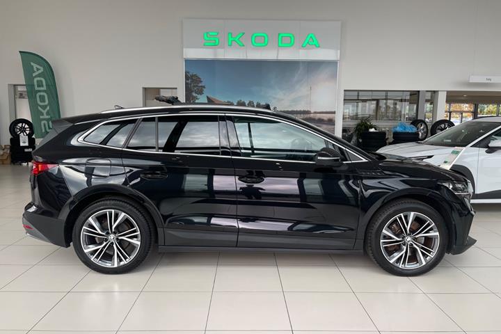 Sort Skoda Enyaq fra 2023