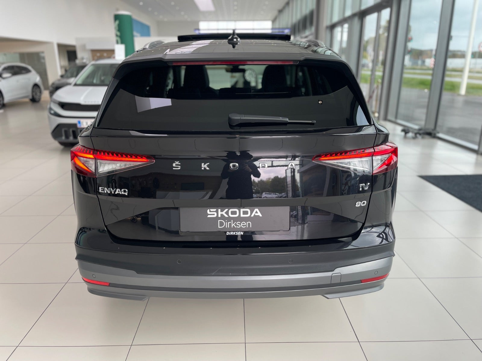 Sort Skoda Enyaq fra 2023