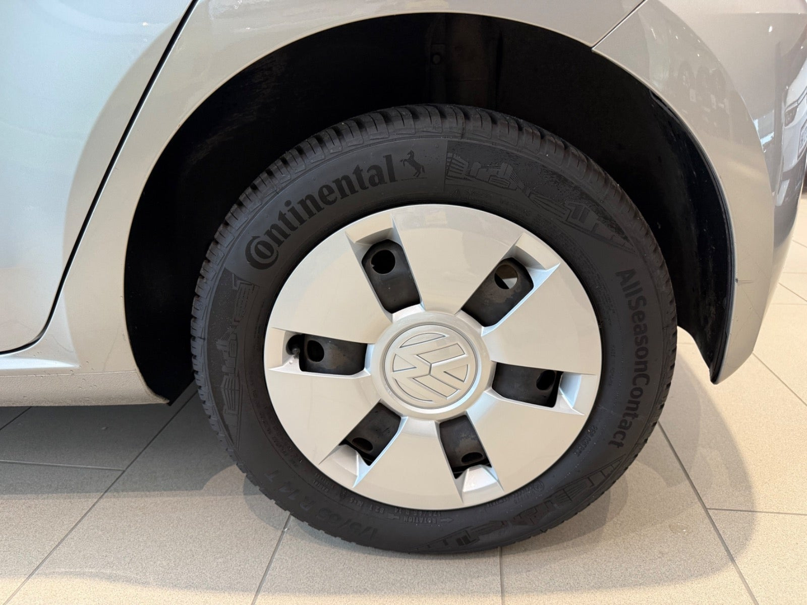 Sølv VW UP! fra 2019