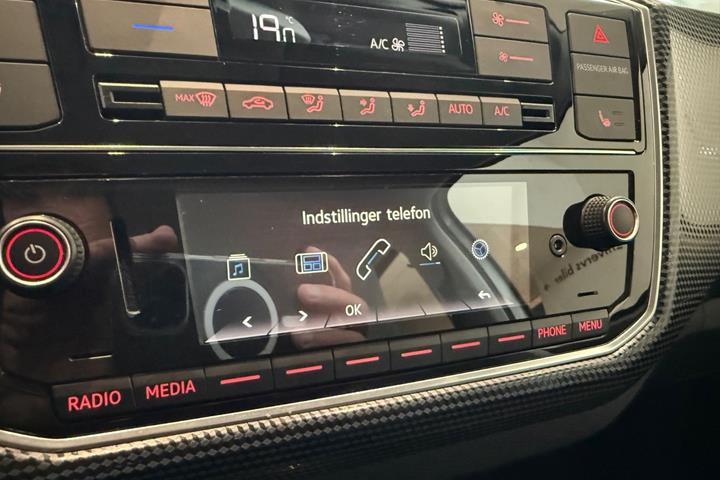 Sølv VW UP! fra 2019