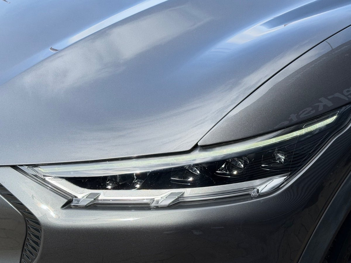 Grå Ford Mustang Mach-E fra 2023
