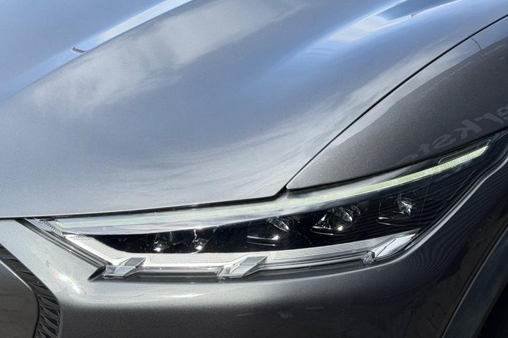 Grå Ford Mustang Mach-E fra 2023