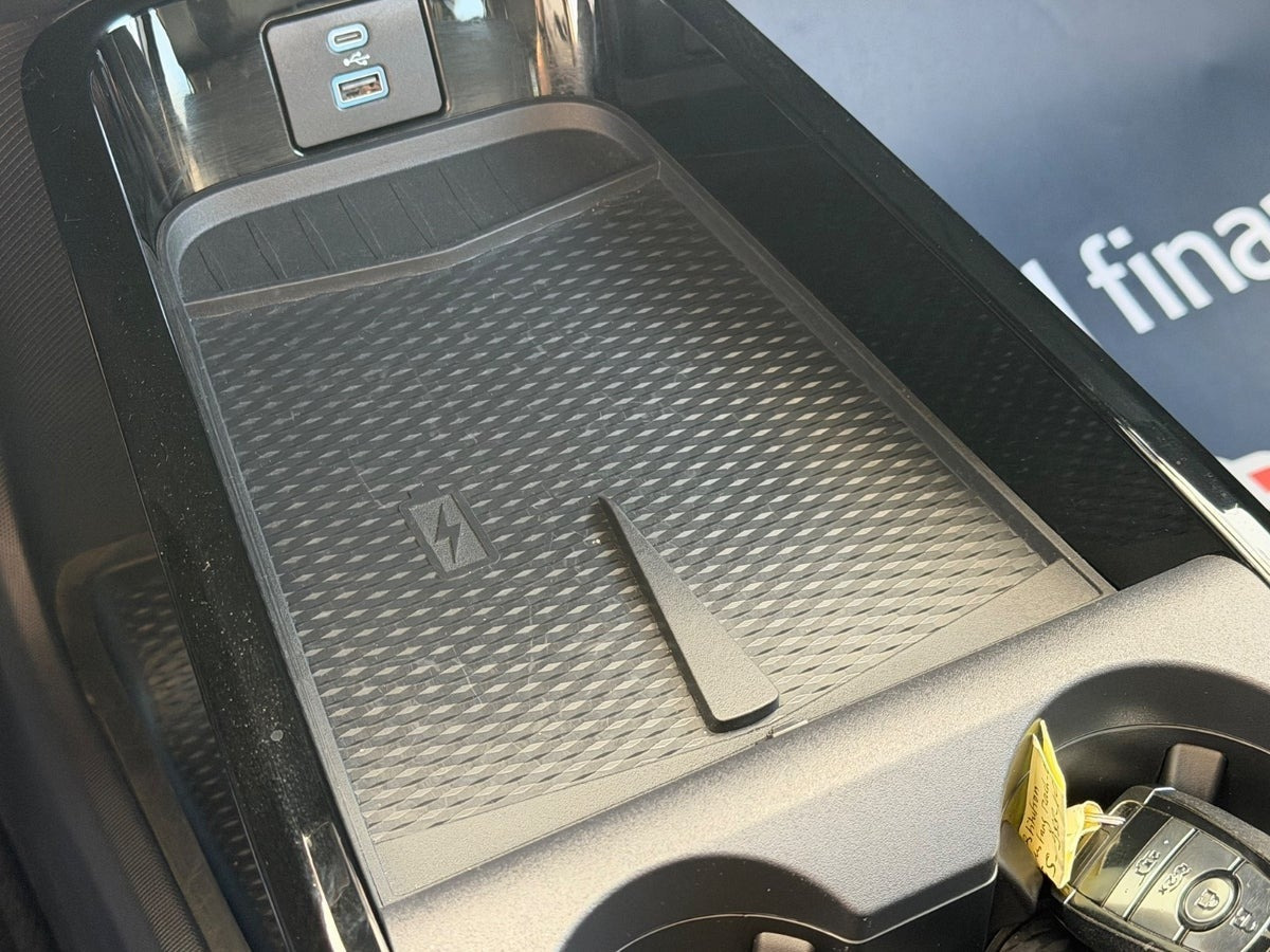 Grå Ford Mustang Mach-E fra 2023