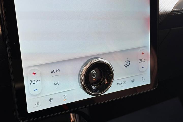 Grå Ford Mustang Mach-E fra 2023