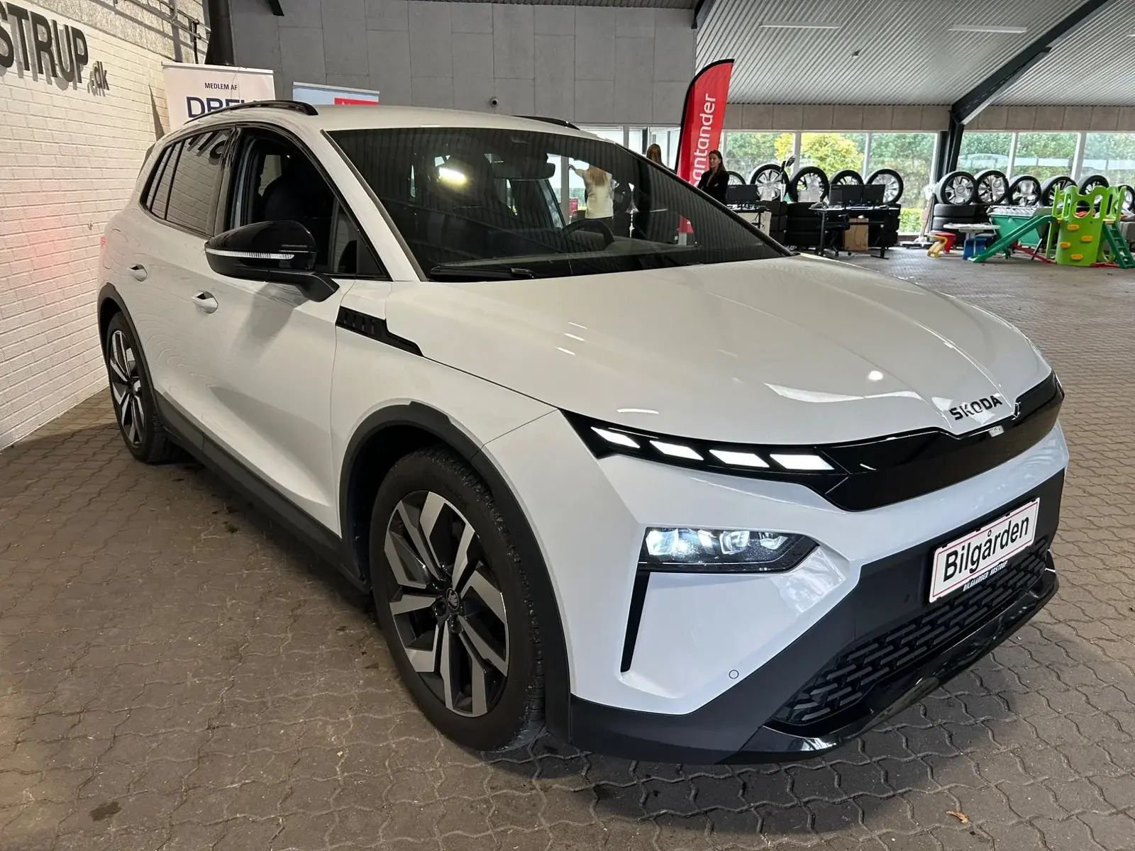 Hvid Skoda Elroq fra 2026