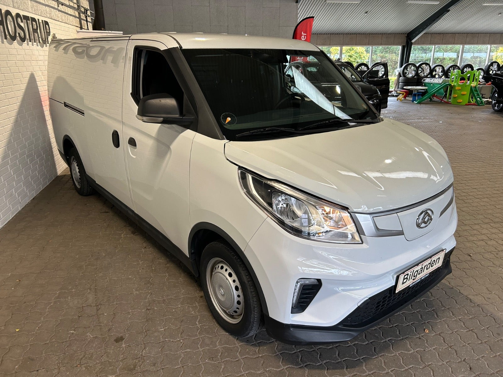Hvid Maxus e-Deliver 3 fra 2023 set udefra