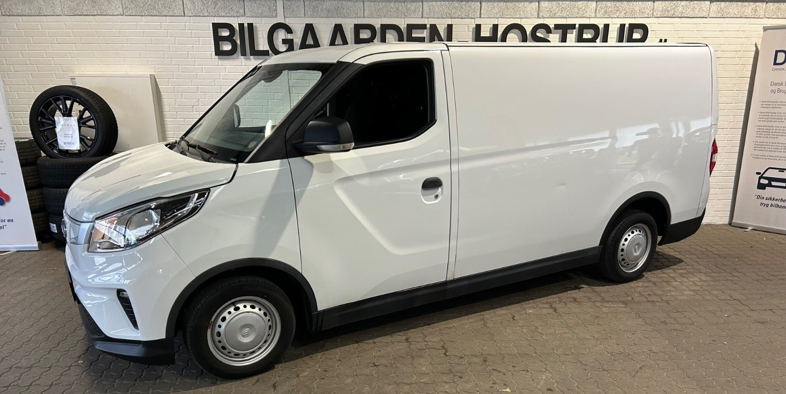 Hvid Maxus e-Deliver 3 fra 2023 set udefra