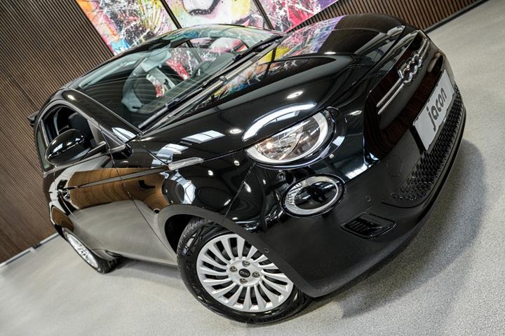 Sort Fiat 500e fra 2023