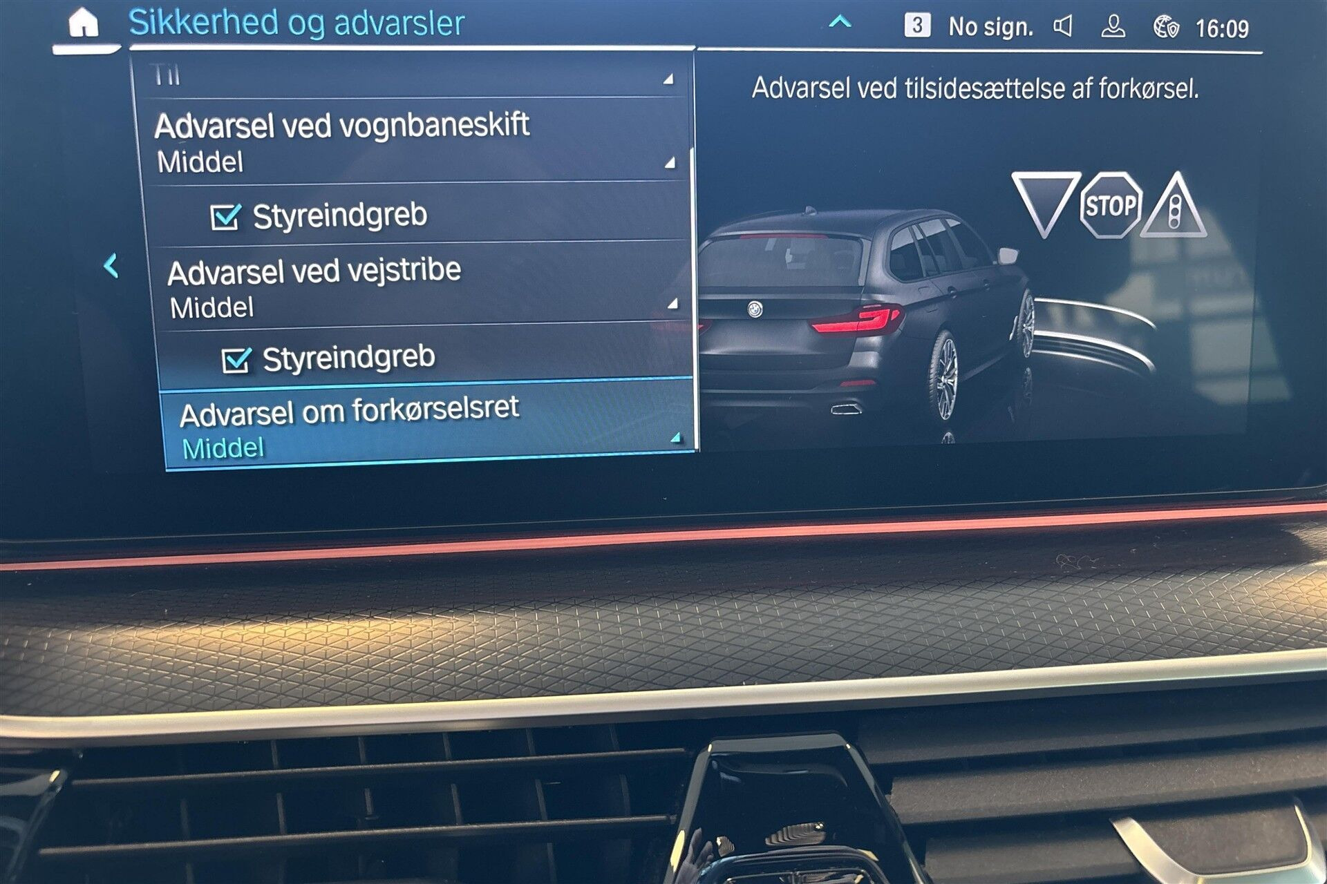 Sort BMW 530e fra 2021