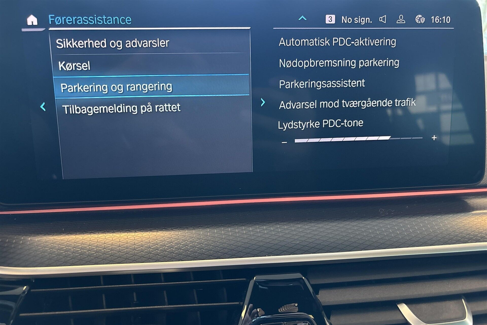 Sort BMW 530e fra 2021