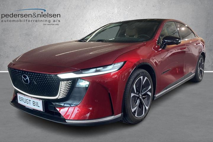 Rød Mazda 6e fra 2026