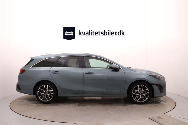 Grå Kia Ceed fra 2023