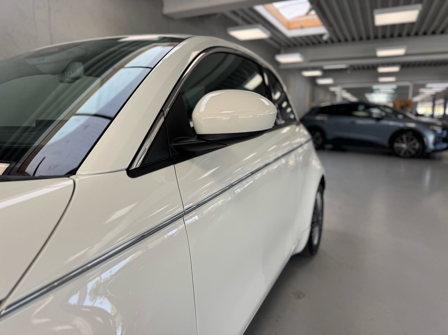 Hvid Fiat 500e fra 2023