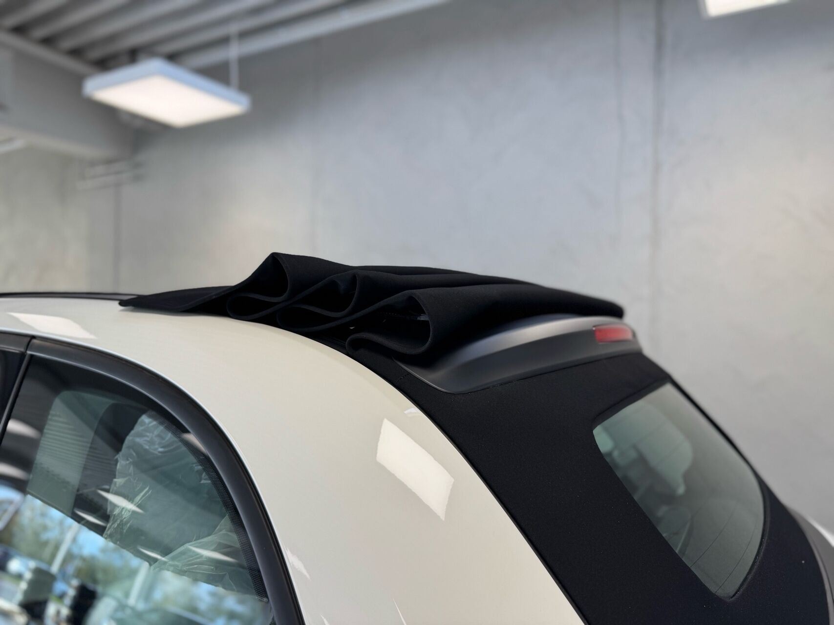 Hvid Fiat 500e fra 2023