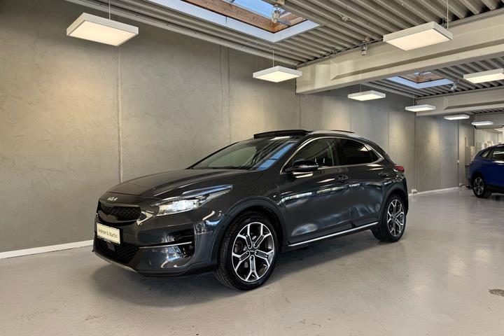Grå Kia XCeed fra 2021