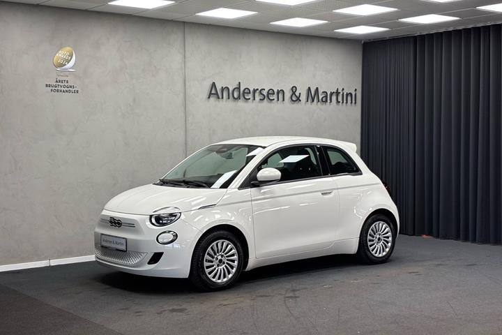 Hvid Fiat 500e fra 2023