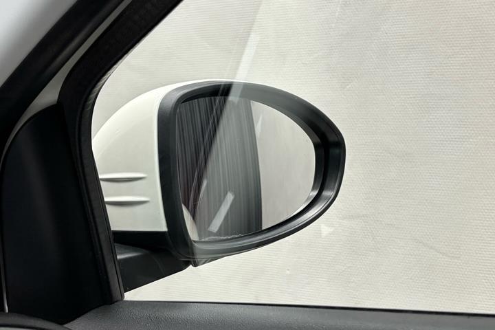 Hvid Fiat 500e fra 2023