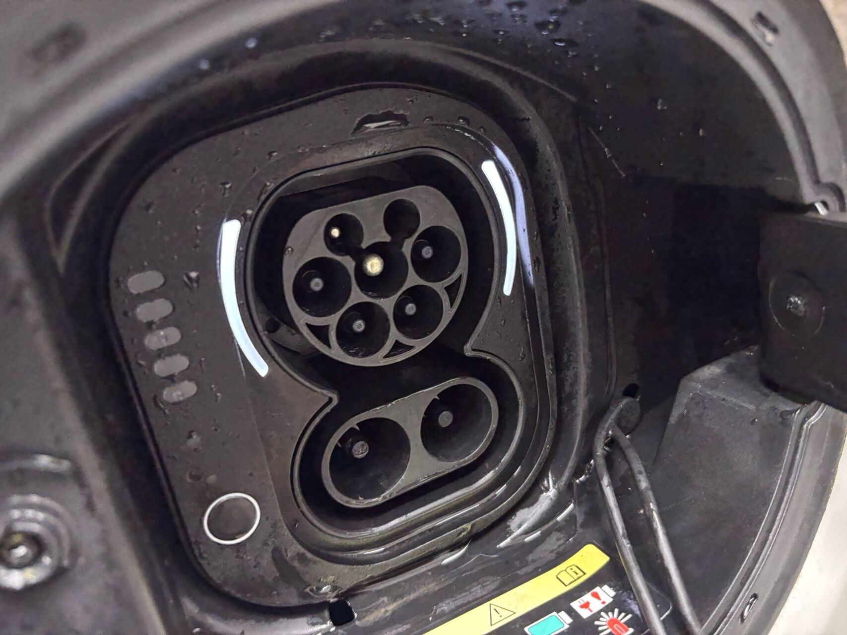 Hvid Fiat 500e fra 2023