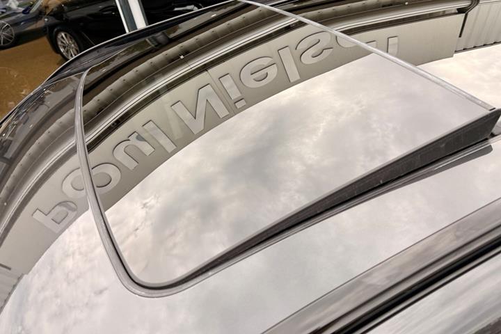 Grå BMW iX3 fra 2022