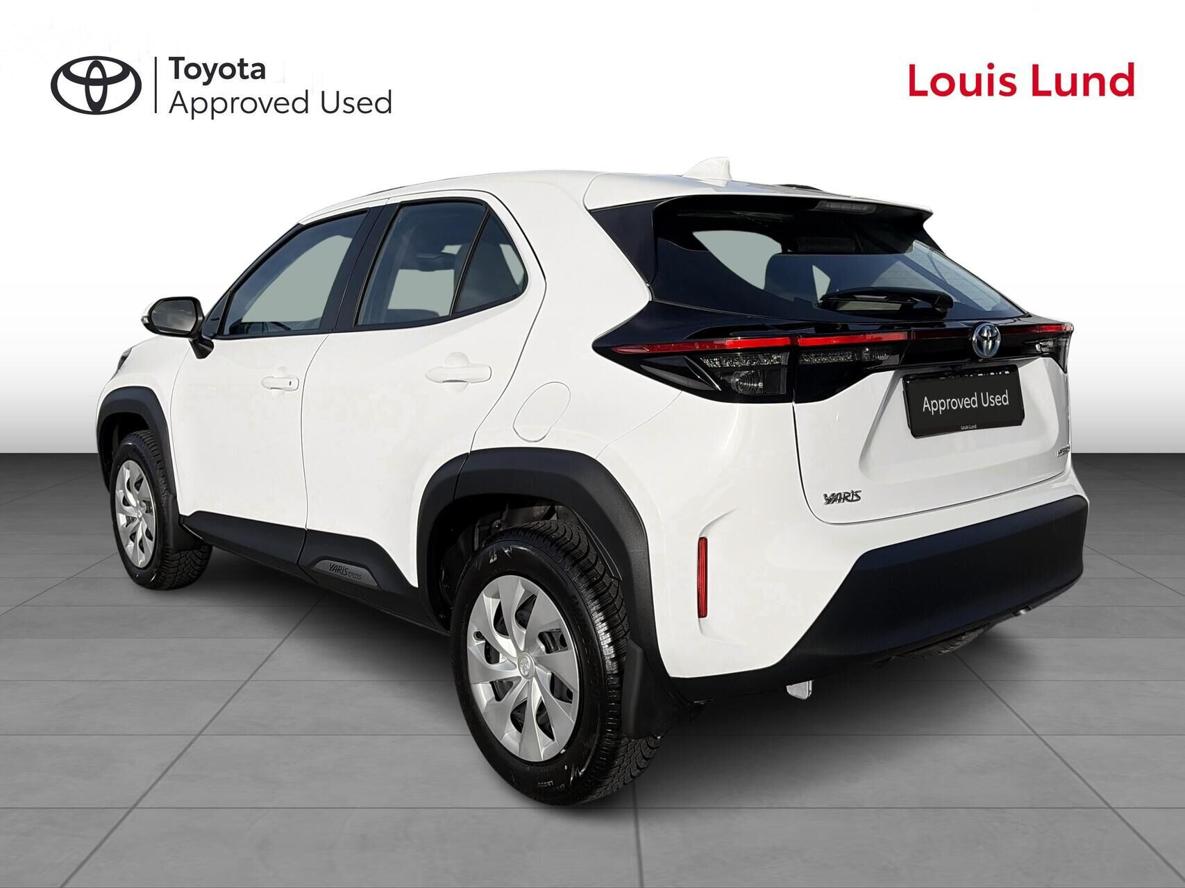 Hvid Toyota Yaris Cross fra 2023
