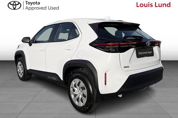Hvid Toyota Yaris Cross fra 2023