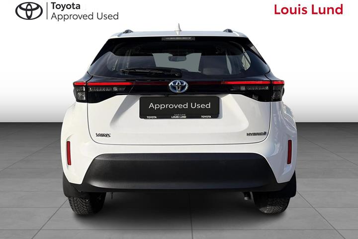 Hvid Toyota Yaris Cross fra 2023
