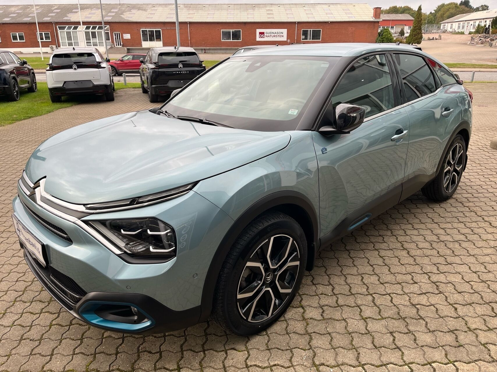 Blå Citroën ë-C4 fra 2021