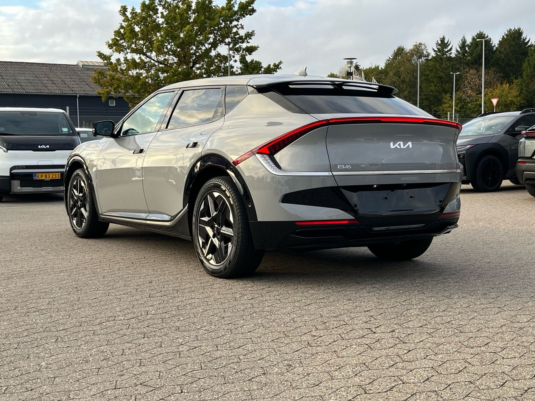 Grå Kia EV6 fra 2025