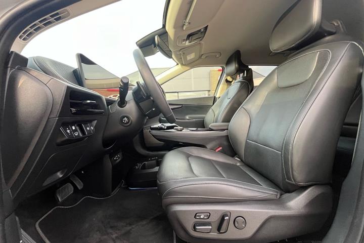 Grå Kia EV6 fra 2025