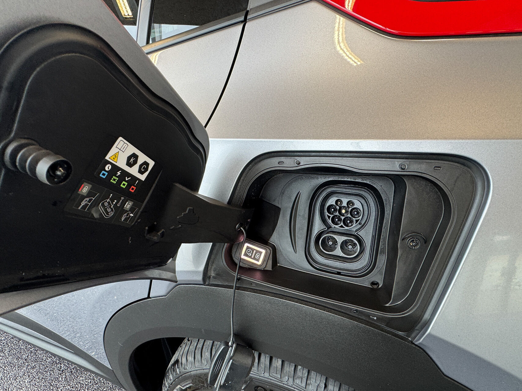 Grå Opel Mokka-e fra 2022