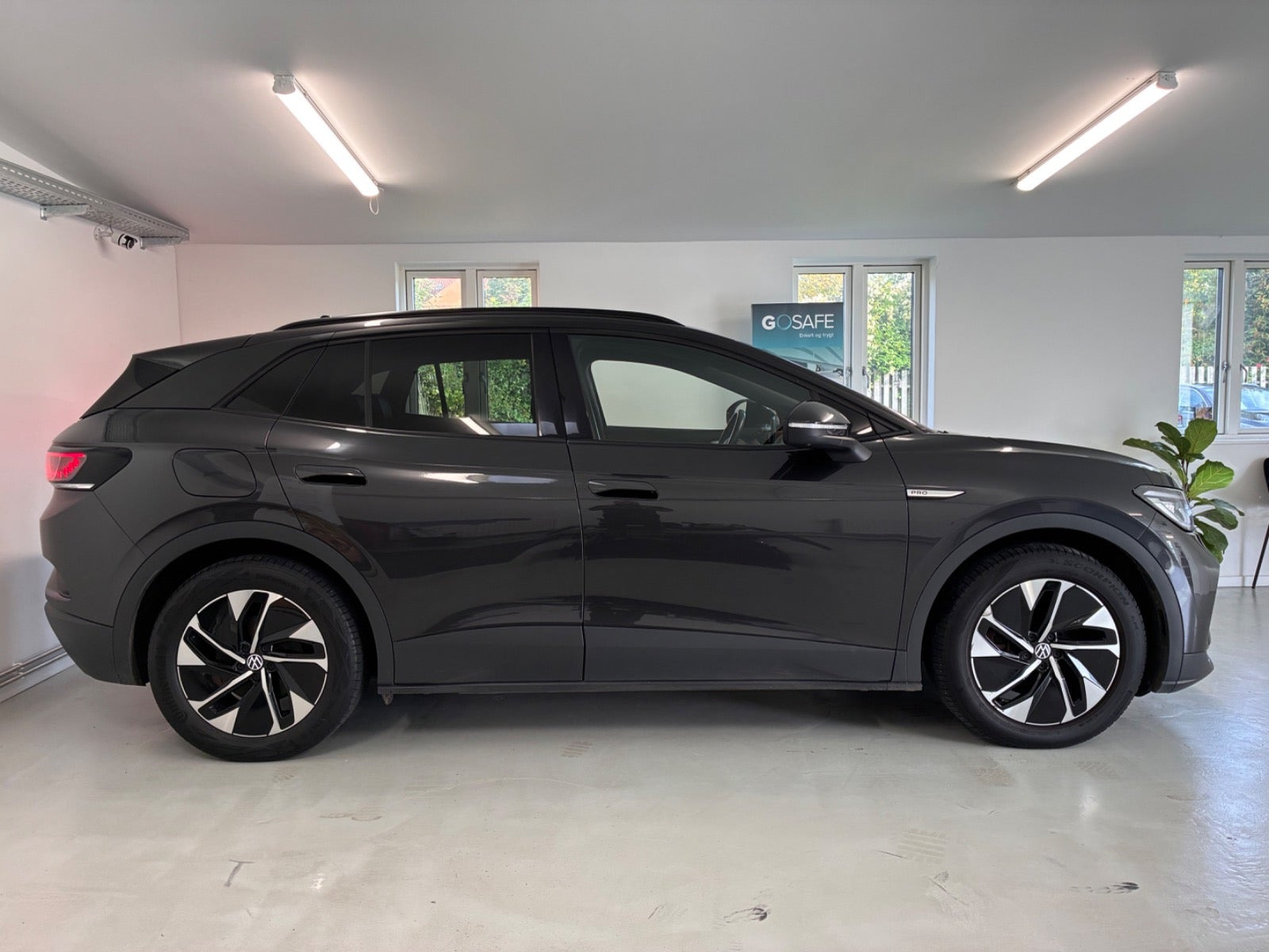 Grå VW ID.4 fra 2022