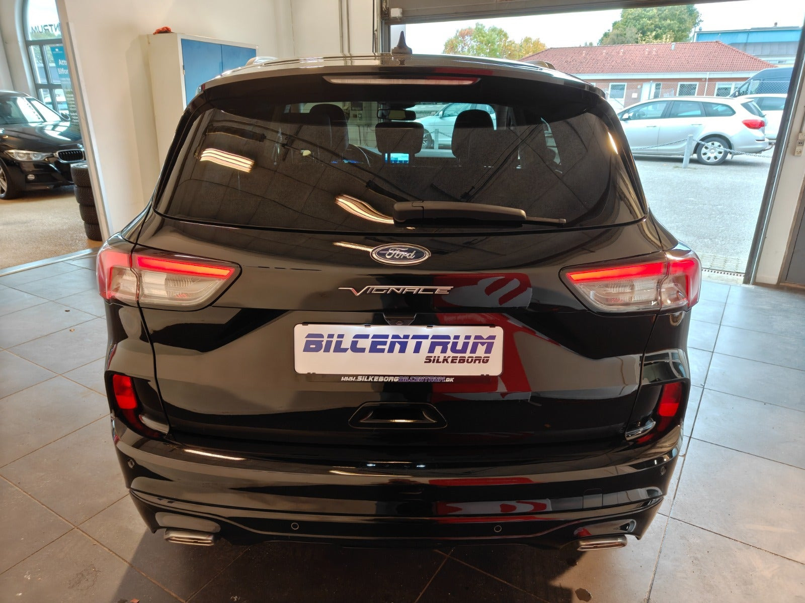 Sort Ford Kuga fra 2020