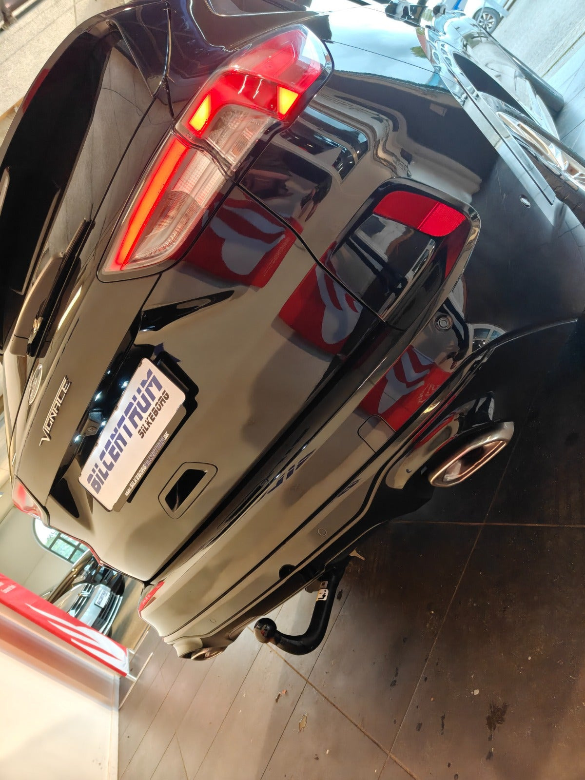 Sort Ford Kuga fra 2020