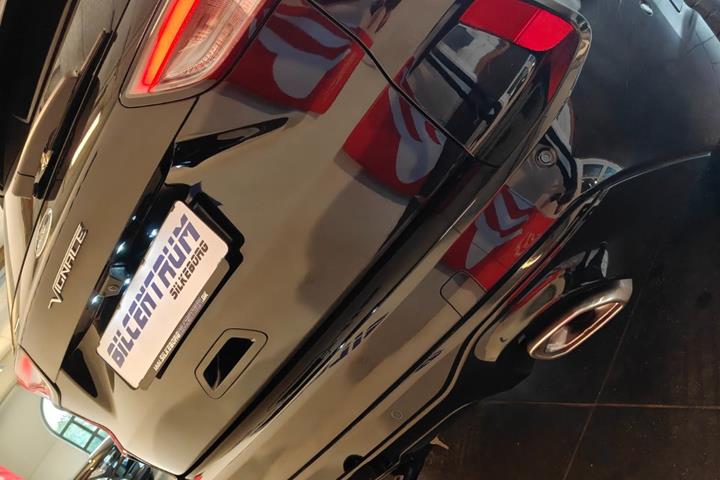 Sort Ford Kuga fra 2020