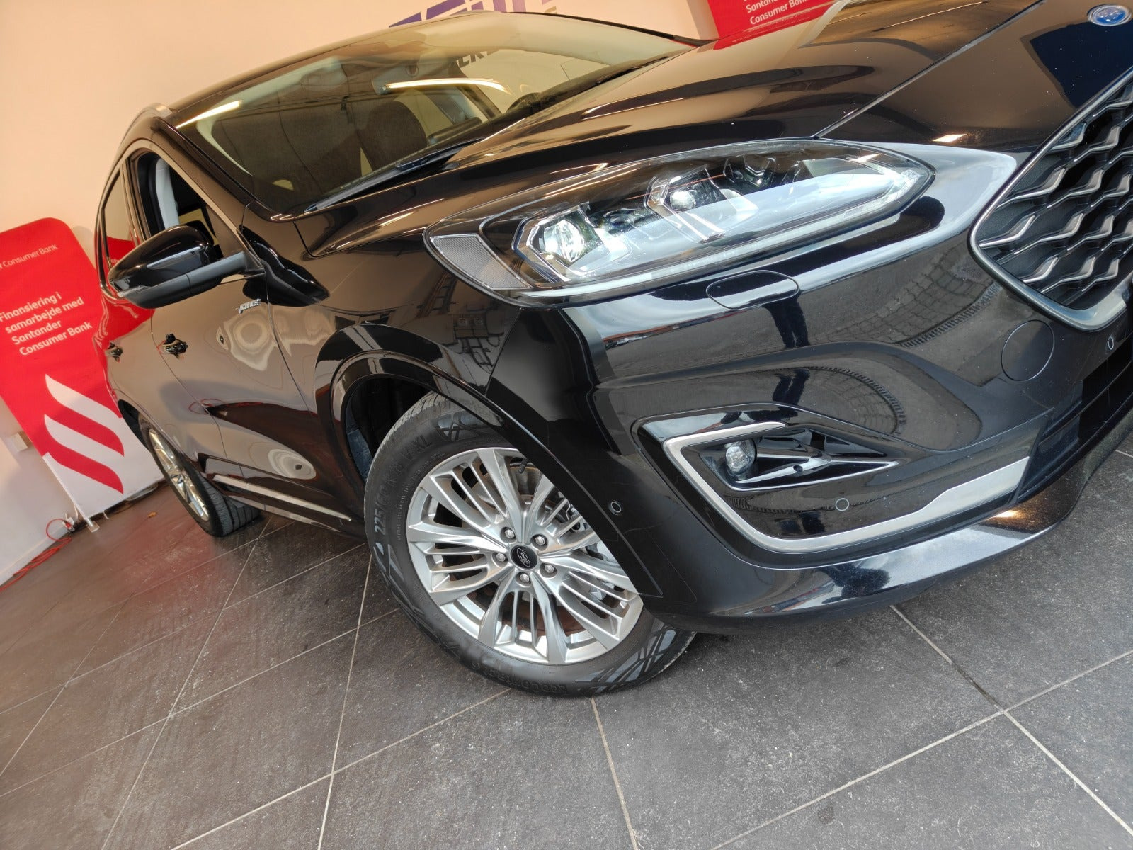 Sort Ford Kuga fra 2020