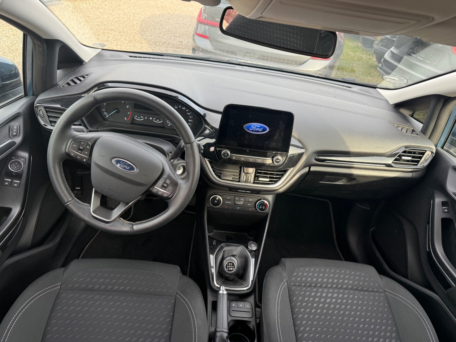 Grå Ford Fiesta fra 2019
