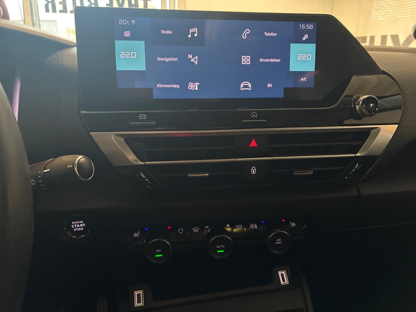 Grå Citroën ë-C4 fra 2023