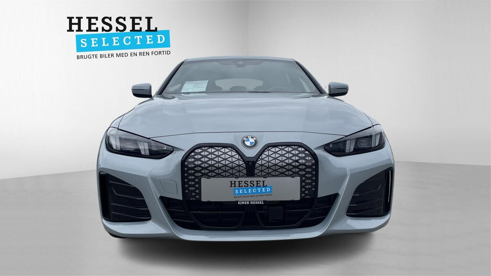 Grå BMW i4 fra 2026