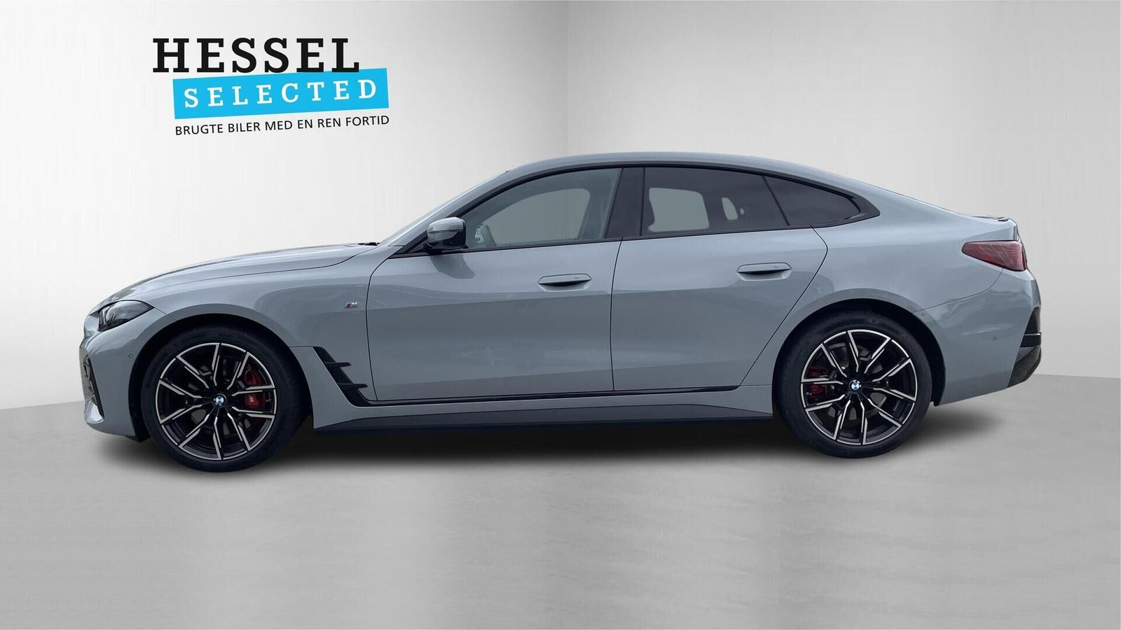 Grå BMW i4 fra 2026
